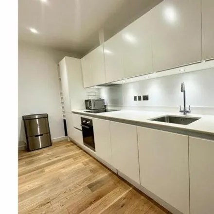 Image 3 - Southey House, Browning Street, London, SE17 1ND, United Kingdom - Room for rent