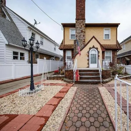 Buy this 4 bed house on 2881 Arnold Avenue in Oceanside, NY 11572