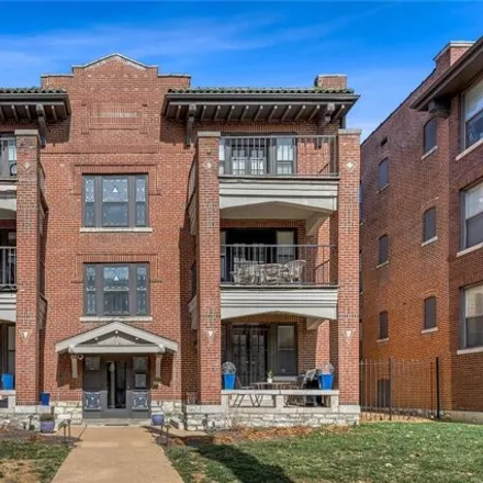 Buy this 2 bed condo on Pershing Avenue Condominiums in 5630 Pershing Avenue, St. Louis