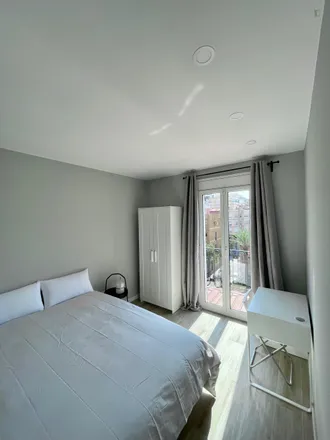 Rent this 4 bed room on Carrer de París in 08094 l'Hospitalet de Llobregat, Spain