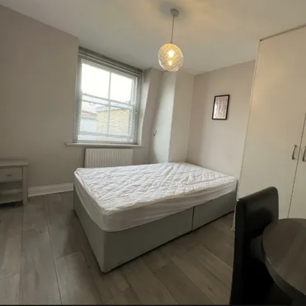 Rent this studio apartment on Costcutter in 305 Finchley Road, London