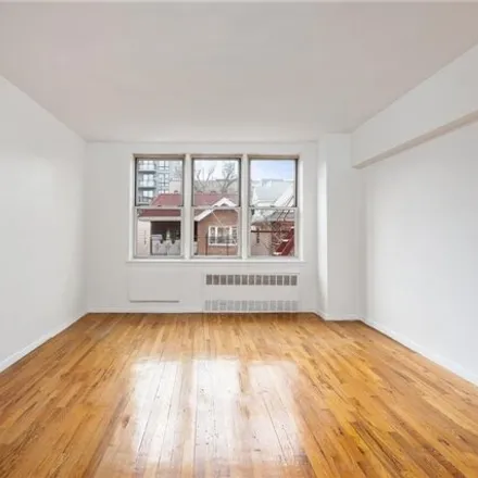 Image 3 - 495 East 7th Street, New York, NY 11218, USA - Apartment for sale