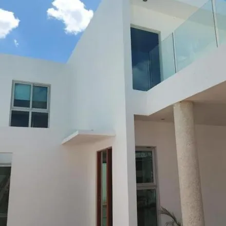 Rent this 4 bed house on Calle 38 in 97117 Mérida, YUC