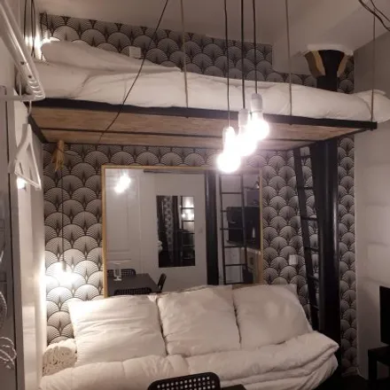 Rent this studio room on Paris 17e Arrondissement in IDF, FR