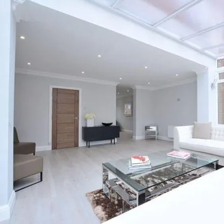 Image 3 - St John's Lodge, Harley Road, London, NW3 3BX, United Kingdom - Townhouse for rent