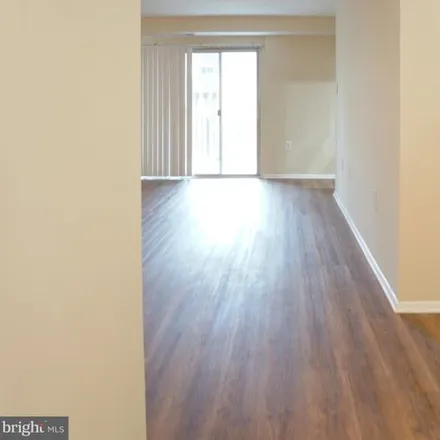 Image 3 - 7808 Hanover Parkway, Greenbelt, MD 20770, USA - Condo for sale