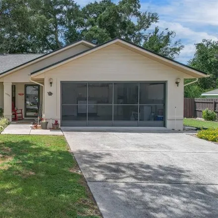 Buy this 2 bed house on 1404 East Silver Thorn Loop in Holder, Citrus County