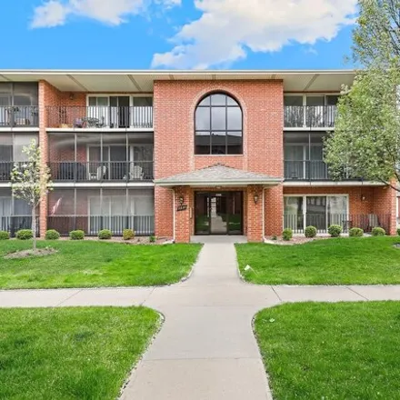 Buy this 2 bed condo on 4914 134th Place in Crestwood, IL 60418