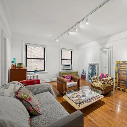Image 3 - 83-12 35th Avenue, New York, NY 11372, USA - Apartment for sale