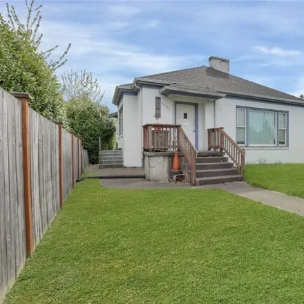 Buy this 3 bed house on Connie's Donuts & Espresso in 4065 Pacific Avenue, Tacoma