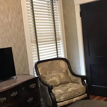 Rent this 2 bed apartment on St. Louis
