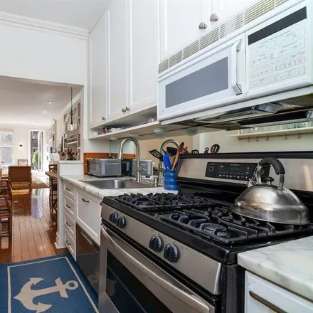 Image 5 - 530 EAST 85TH STREET 1B in New York - Apartment for sale