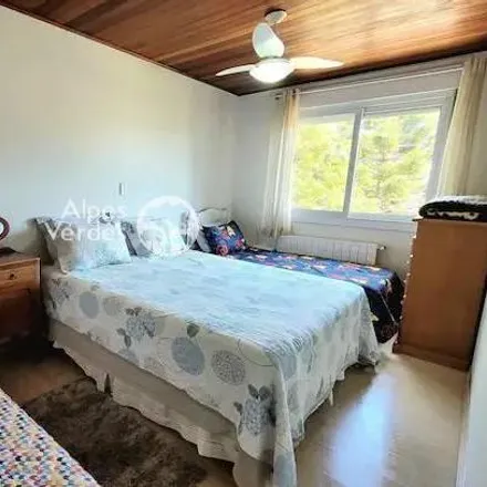 Rent this 3 bed apartment on Braziliano Café e Bistrô in Rua Dona Carlinda 664, Centro