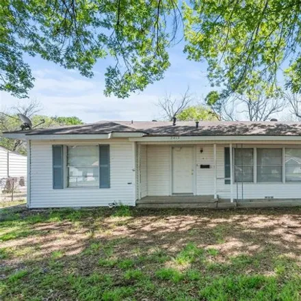 Buy this 3 bed house on 2451 West 8th Avenue in Corsicana, TX 75110