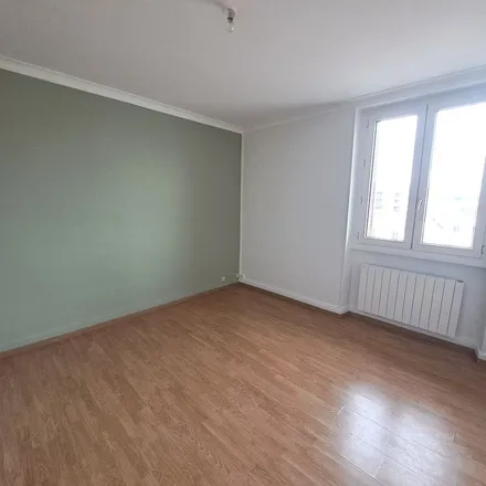 Rent this 2 bed apartment on 192 Rue Anatole France in 63000 Clermont-Ferrand, France