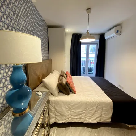 Rent this 1 bed apartment on Madrid in Alimentación, Plaza de Santo Domingo