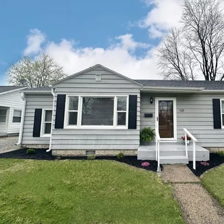 Buy this 2 bed house on 743 East 3rd Street in Flora, IL 62839