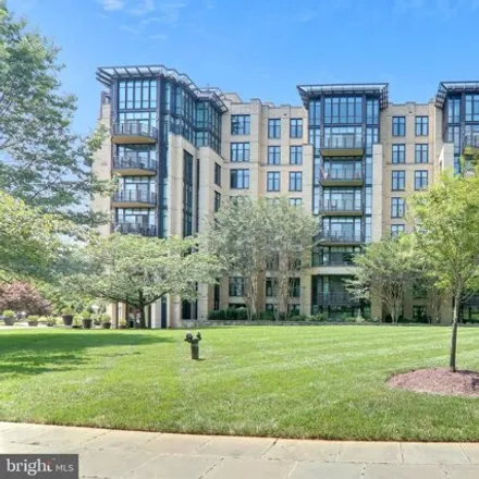 Buy this 2 bed condo on Chase Point in Wisconsin Circle, Washington