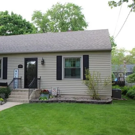 Buy this 3 bed house on 1430 7th Avenue Northeast in Rochester, MN 55906
