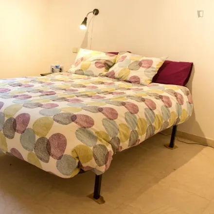 Rent this 5 bed room on Chocolatería San Ginés in Calle de Bordadores, 28013 Madrid