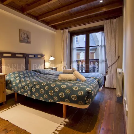 Rent this 2 bed apartment on 25598 Baqueira