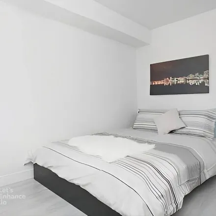 Rent this 1 bed apartment on Robson Street in Vancouver, BC V6E 1C1