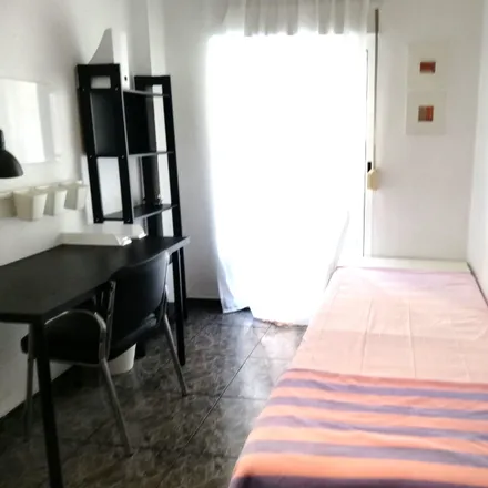 Rent this 3 bed room on Carrer de l'Arquitecte Gascó in 46023 Valencia, Spain
