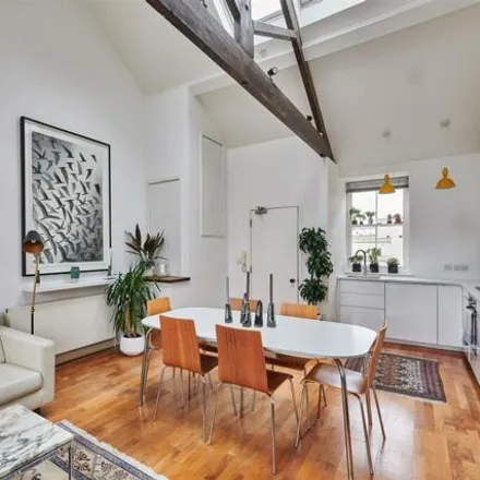 Image 4 - 5 Fordham Street, St. George in the East, London, E1 1HS, United Kingdom - Apartment for sale