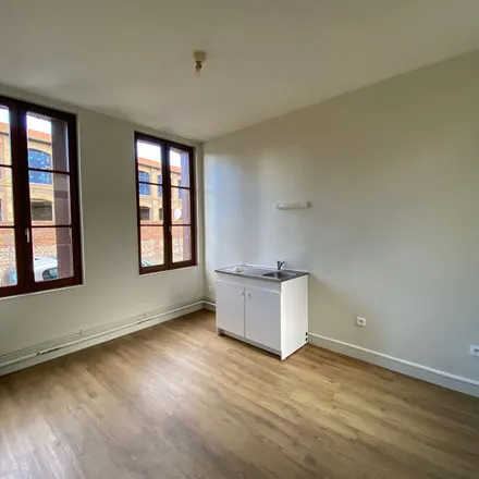 Rent this 2 bed apartment on 3 Rue Léon Gambetta in 76320 Caudebec-lès-Elbeuf, France