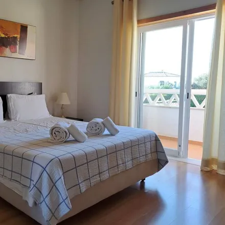 Rent this 2 bed townhouse on Albufeira-Ferreiras in Largo da Estação, 8200-569 Albufeira