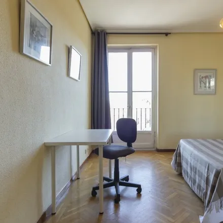 Rent this 5 bed room on Calle de los Mártires Concepcionistas in 14, 28028 Madrid
