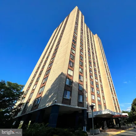 Image 1 - 102 Decoverly Drive, Gaithersburg, MD 20878, USA - Condo for sale