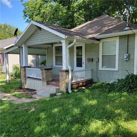 Buy this 2 bed house on 1232 Main Street in Osawatomie, Miami County