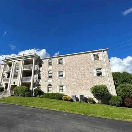 Buy this 2 bed condo on 146 Reservoir Road in St. Clairsville, OH 43950