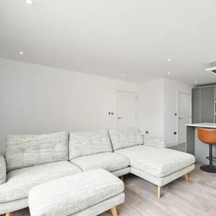 Image 1 - Chelsea Heights, Sheffield, S11 9ER, United Kingdom - Room for rent