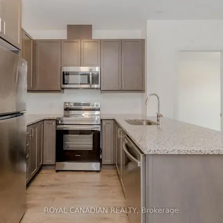 Image 8 - 73 Dundas Street West, Oakville, ON L6M 4M2, Canada - Apartment for rent