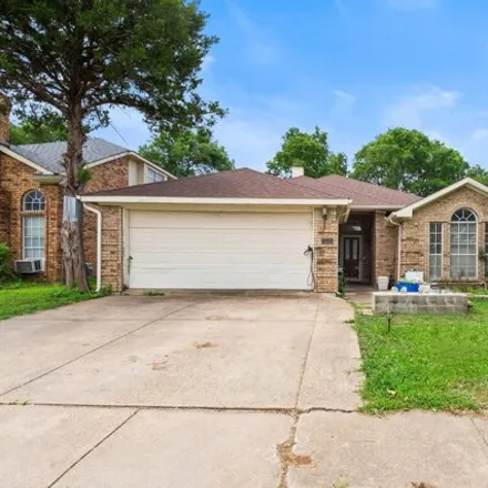 Buy this 3 bed house on 102 Moss Hill Dr in Arlington, Texas