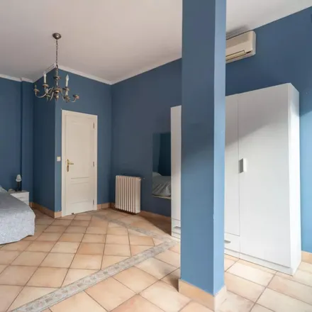 Rent this 5 bed room on Carrer del General San Martín in 10, 46004 Valencia