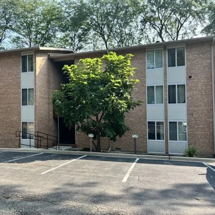 Buy this 1 bed condo on 1754 Four Lakes Avenue in Lisle, IL 60532