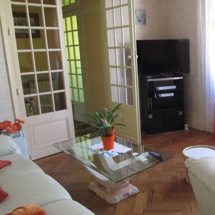 Rent this 3 bed townhouse on 17320 Marennes-Hiers-Brouage