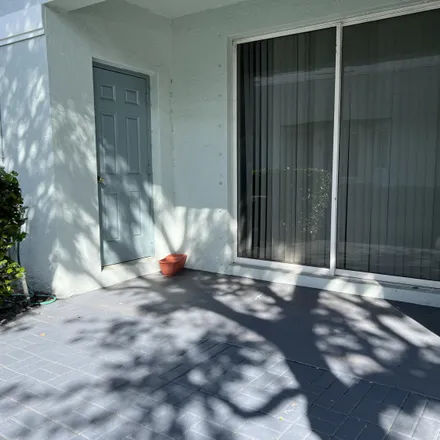 Image 2 - 3541 Oleander Terrace, Riviera Beach, FL 33404, USA - Loft for rent