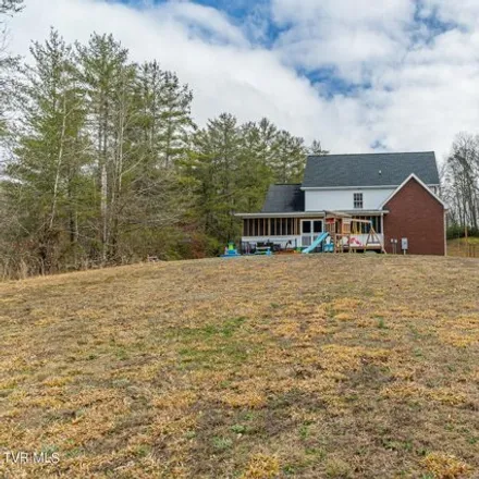 Image 8 - 561 Meadow Lark Street, Weber City, Scott County, VA 24290, USA - House for sale