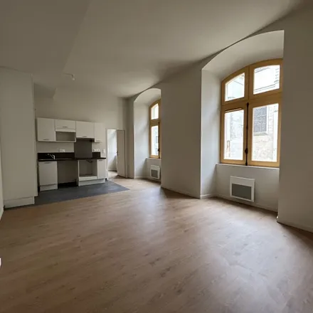 Rent this 3 bed apartment on 7 Rue du Docteur Leroy in 72000 Le Mans, France