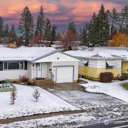 Buy this 5 bed house on 1123 East 37th Avenue in Spokane, WA 99203