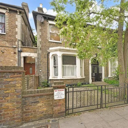 Rent this 3 bed apartment on 7 Lansdowne Road in London, N17 9UX