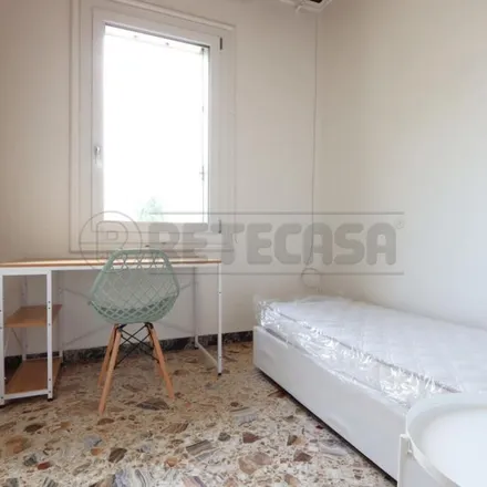 Image 8 - Piazzale Alcide De Gasperi, 17, 36100 Vicenza VI, Italy - Apartment for rent