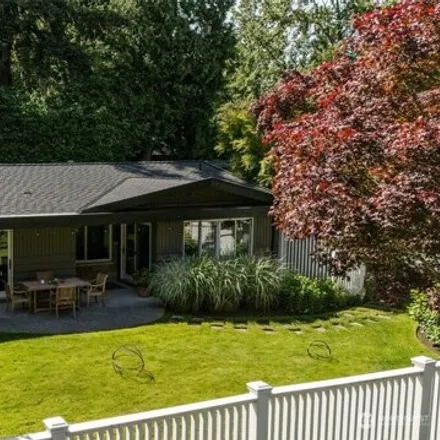 Image 2 - 5321 S Kenyon St, Seattle, Washington, 98118 - House for sale