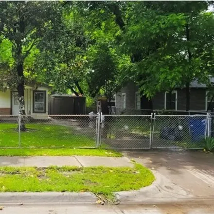 Buy this 3 bed house on 8710 Wadlington Avenue in Dallas, TX 75217