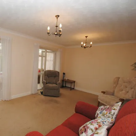 Image 5 - Campion Drive, Telford and Wrekin, TF2 7RH, United Kingdom - House for sale