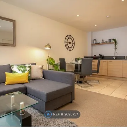 Rent this 1 bed apartment on Forbury Place in Forbury Road, Reading
